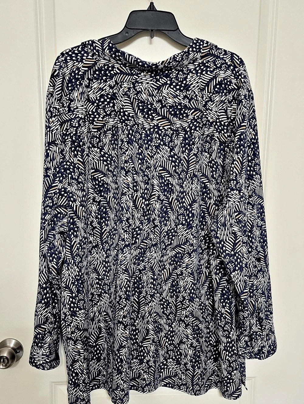 Catherines Abstract Print Blouse in Blue & White Size 3X NWT